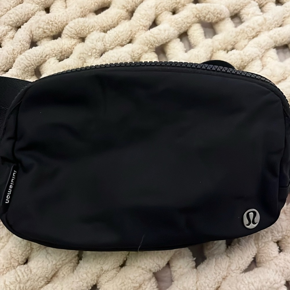 Lululemon belt bag